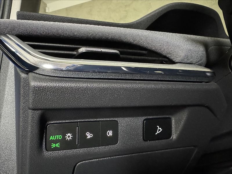 Škoda Enyaq 80 Tepelko LED Matrix Assist - fotka 25 z 50