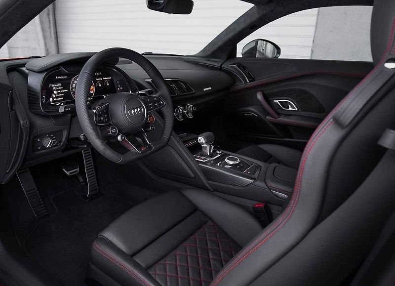 Audi R8 a e-tron GT připravené na jízdu na okruhu