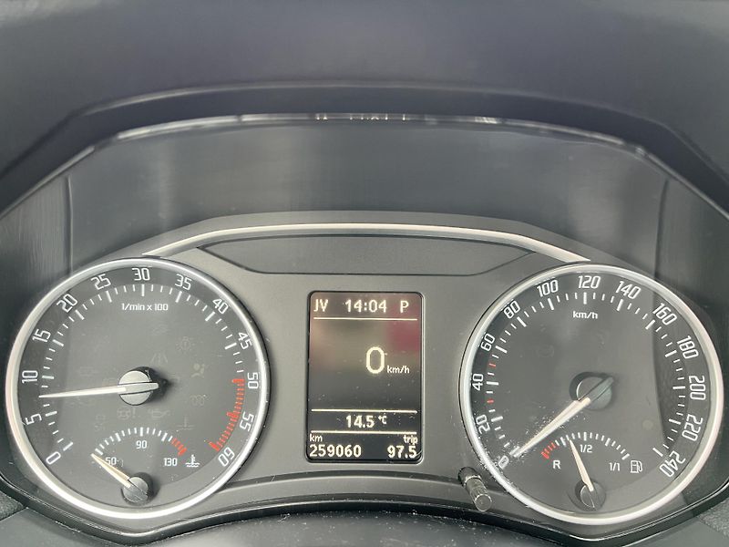 Škoda Octavia 2.0TDi 103kw DSG TEMPOMAT ALU - fotka 15 z 41