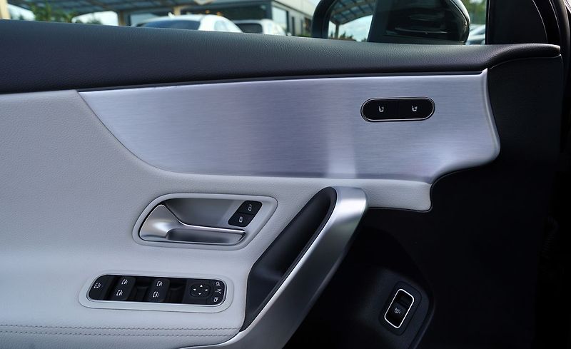 Mercedes-Benz Třídy A A 180d AMG/7AT/kůže/Designo/ČR - fotka 14 z 37