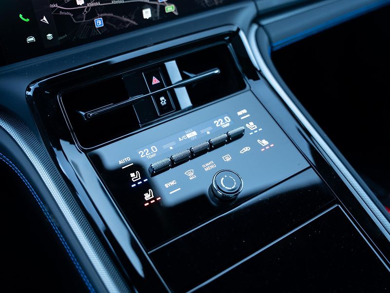 Porsche Panamera 4 E-Hybrid - fotka 13 z 15