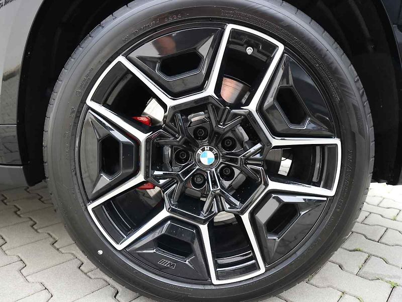 BMW XM (2026) - fotka 4 z 10