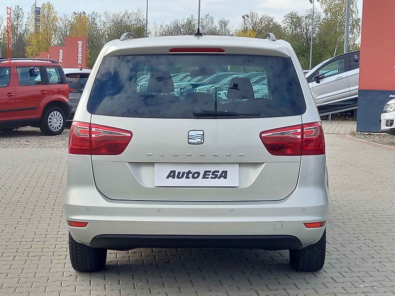 Seat Alhambra (2011) 2.0 TDi 4x4, Style, navi - fotka 5 z 21