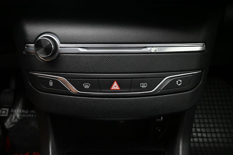 Peugeot 308 1,6 BlueHDi 73kW tažné Záruka - fotka 20 z 29
