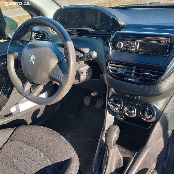 Peugeot 208 KRÁSNÝ,60TKM,1MAJ54L,SERVISKA - fotka 7 z 22
