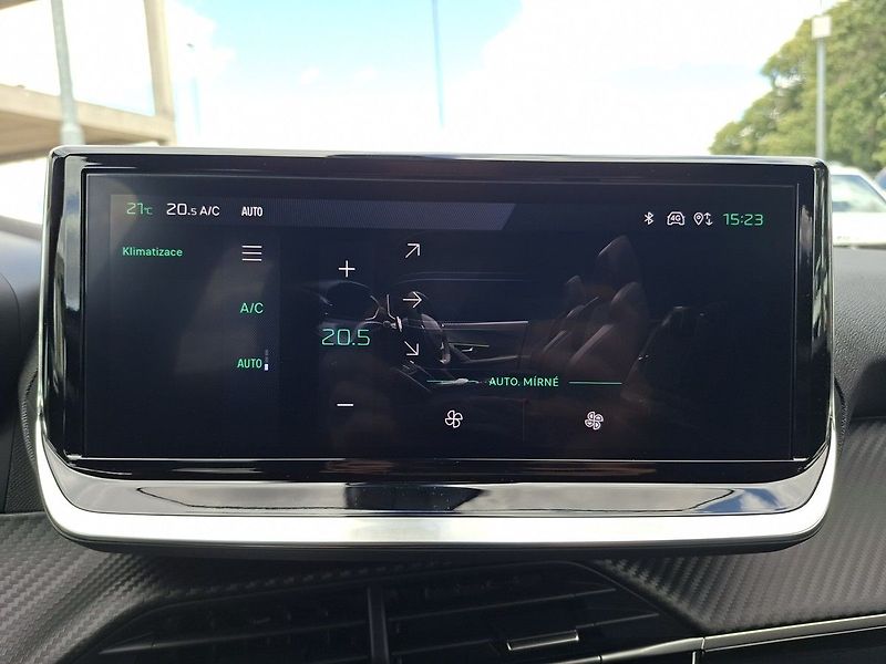 Peugeot 2008 ALLURE 1,2 PT 100k M6 - fotka 24 z 27