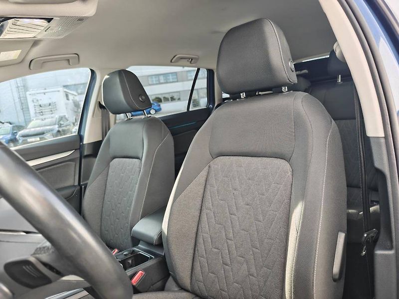 Volkswagen Golf People 7DSG mHEV 1,5eTSI - fotka 6 z 23