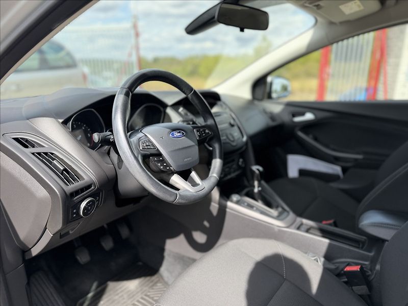 Ford Focus 1,5 TDCi - fotka 10 z 25