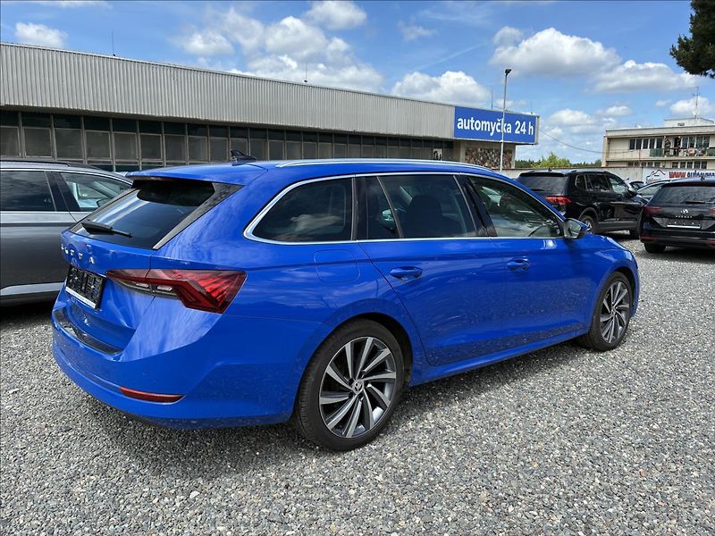 Škoda Octavia 2,0 TAŽNÉ,EL.KUFR,HEAD-UP - fotka 7 z 32