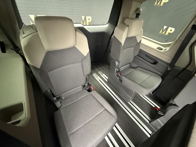 Volkswagen Multivan (2023) T7 2.0TDi, DSG, 1.Maj, RZV - fotka 16 z 51
