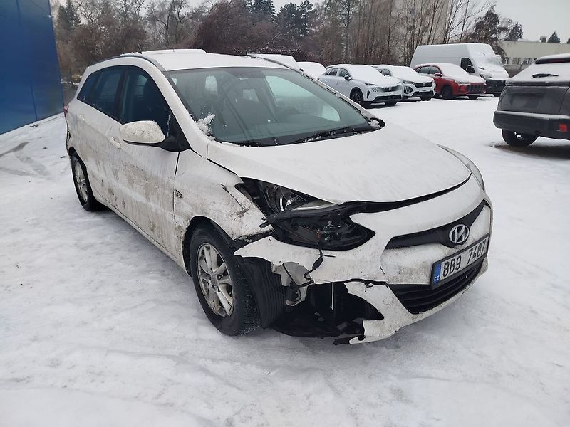 Hyundai i30 - fotka 21 z 25