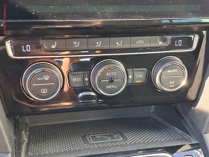Volkswagen Passat (2020) 1.5 TSi, Business, LED, TZ - fotka 14 z 18