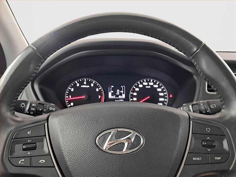 Hyundai i20 (2019) 1.2, Serv.kniha, Park. senzory - fotka 16 z 16