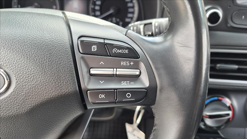 Hyundai Kona 1,6 T-GDI Style 4x4 DCT DPH CZ - fotka 14 z 21