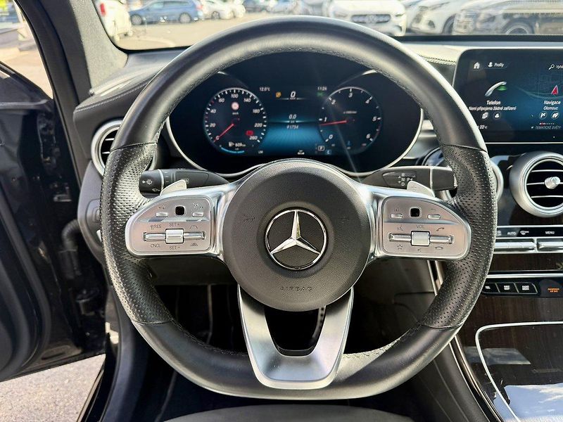 Mercedes-Benz GLC (2023) 200 d 4MATIC kupé - fotka 27 z 45