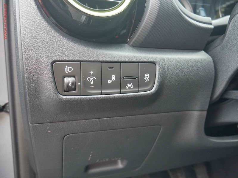 Hyundai Kona (2020) 1.0T-GDi, 1.maj,ČR, AC - fotka 12 z 24