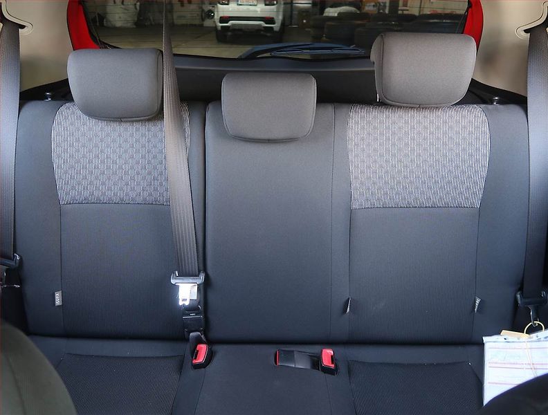 Toyota Yaris (2015) 1.33 Dual VVT-i, Serv.kniha - fotka 10 z 19