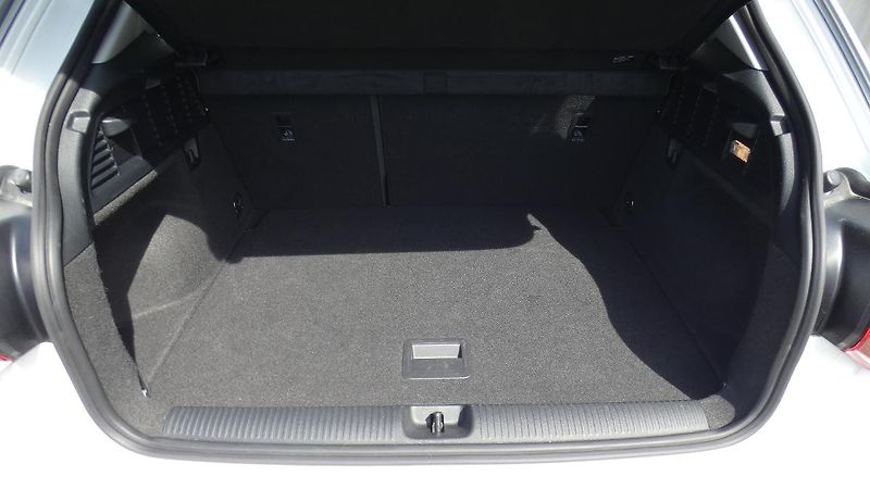Audi Q2 1,5 TFSI S-line S-tronic - fotka 19 z 21