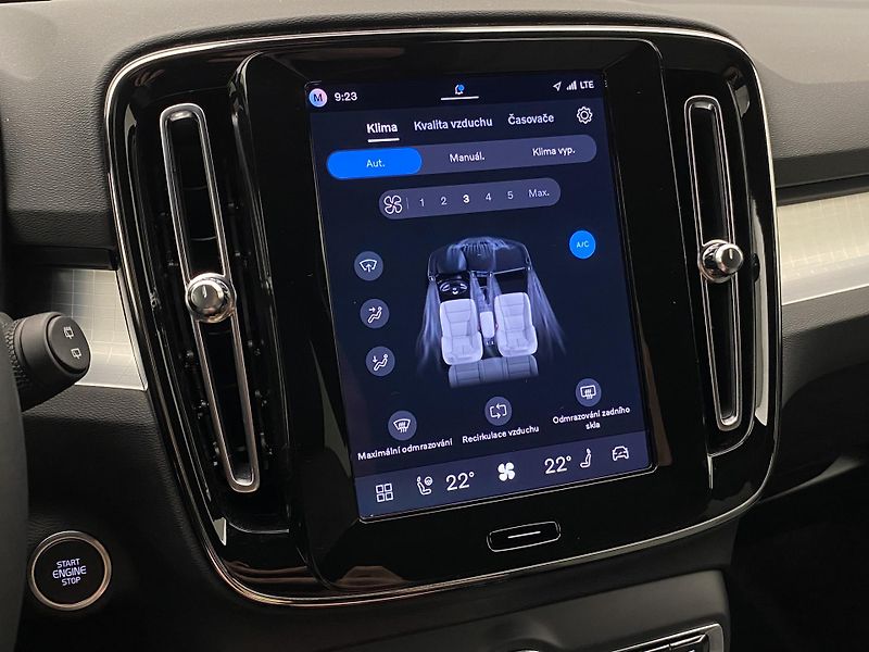 Volvo XC40 (2026) B3 AUT DARK PLUS - fotka 39 z 59
