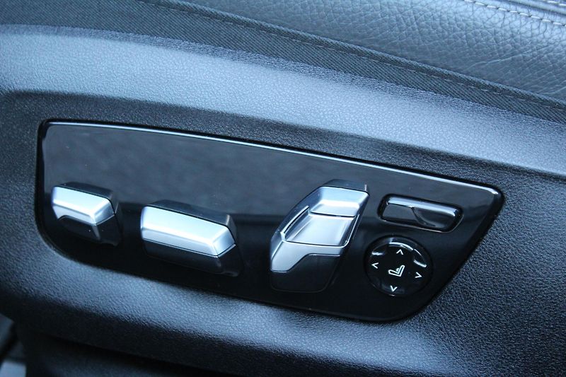 BMW Řada 5 520d - fotka 12 z 25