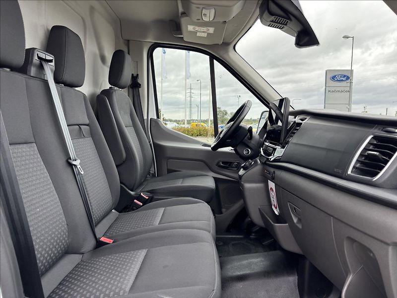 Ford Transit Trend L4 135kW 89kWh BEV - fotka 21 z 46
