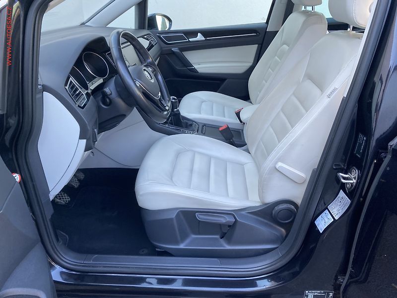 Volkswagen Golf Sportsvan (2014) 2.0 TDi, Highline, TZ, bixen - fotka 9 z 19