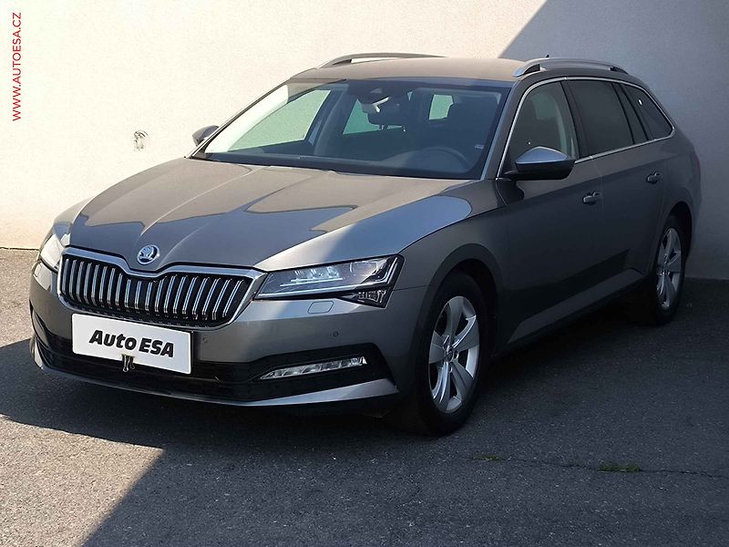 Škoda Superb (2022) 2.0 TDi, Style, DSG, LED - fotka 3 z 27