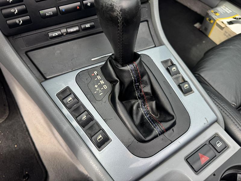 BMW Řada 3 323CI, CABRIO - fotka 33 z 40
