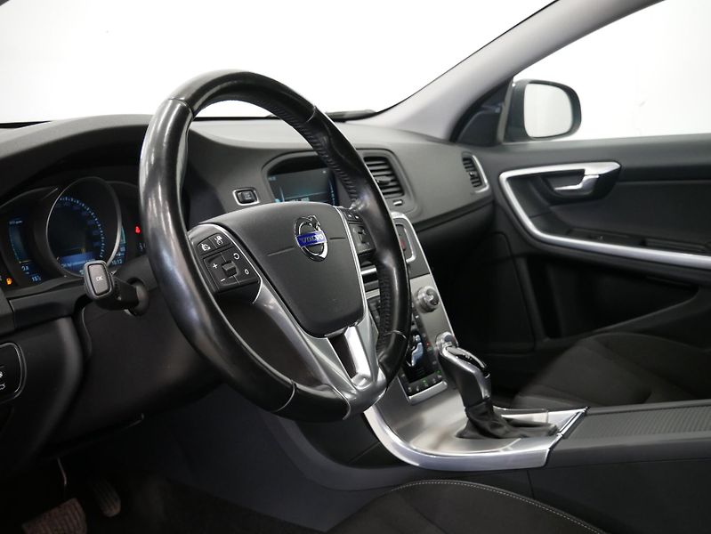 Volvo V60 - fotka 14 z 27