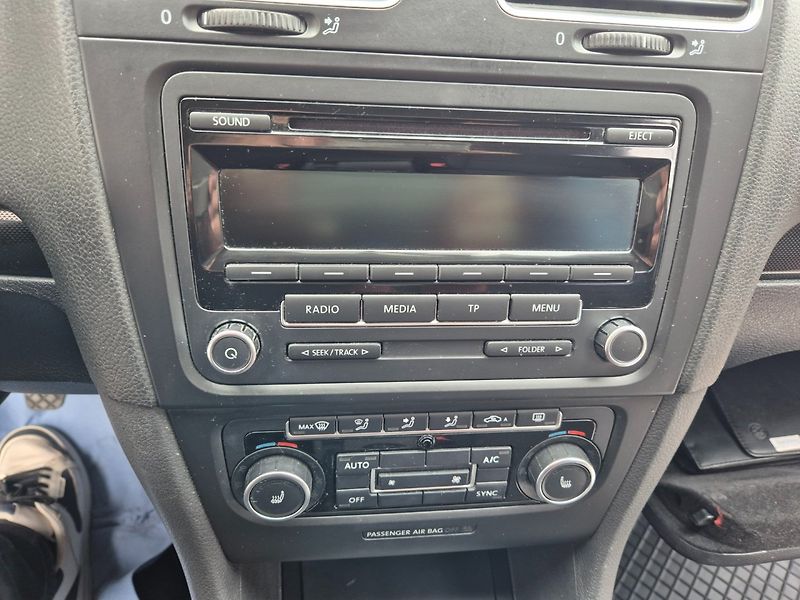 Volkswagen Golf (2012) 1.2 TSi - fotka 22 z 30