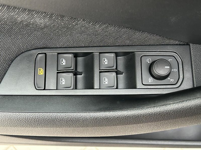 Škoda Scala 1.5 TSI Top selection - fotka 17 z 29