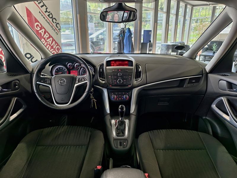 Opel Zafira TOURER 1.4 TURBO 103kW 7 MÍST  - fotka 9 z 23