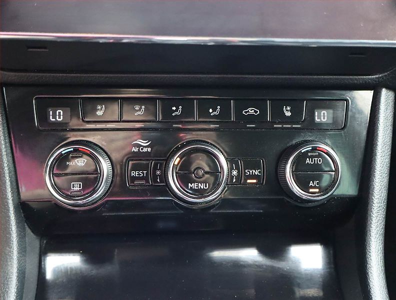 Škoda Superb (2018) Laurin&Klement 2.0 TDI - fotka 15 z 22