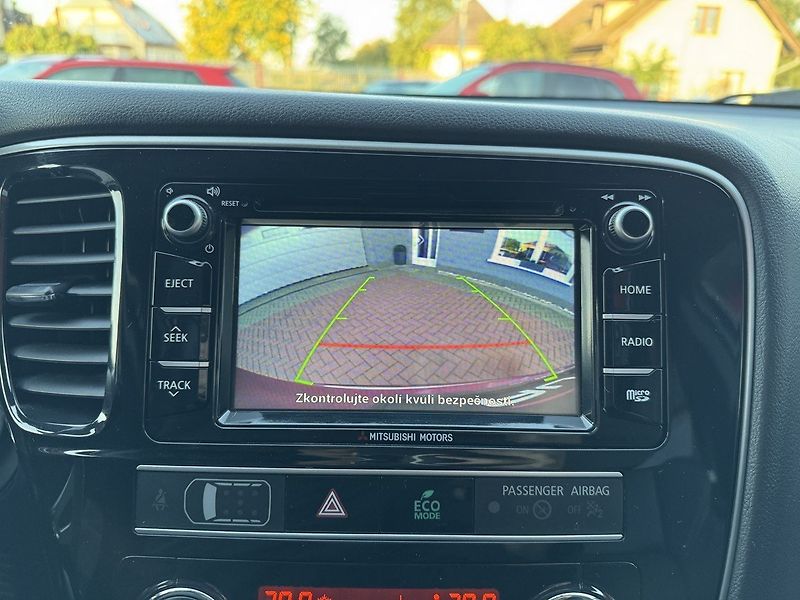 Mitsubishi Outlander (2019) 2.0i Mivec AWD Automat LED - fotka 14 z 48