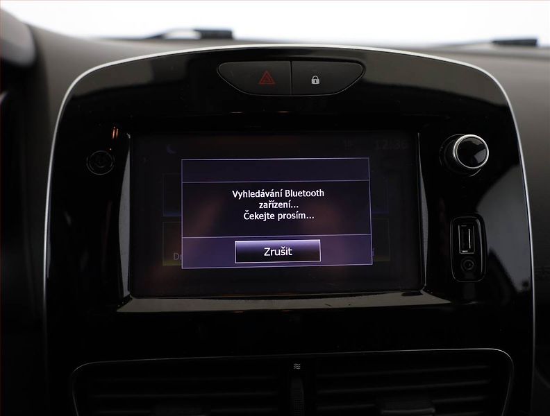 Renault Clio (2018) Limited 0.9 TCe, Serv.kniha - fotka 12 z 16