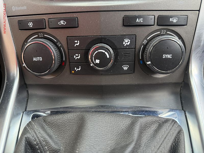 Opel Antara (2013) 2.2 CDTi 4x4, Cosmo, bixen - fotka 15 z 17