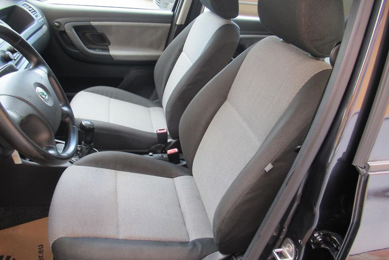 Škoda Fabia 1.2i KLIMA - fotka 13 z 32