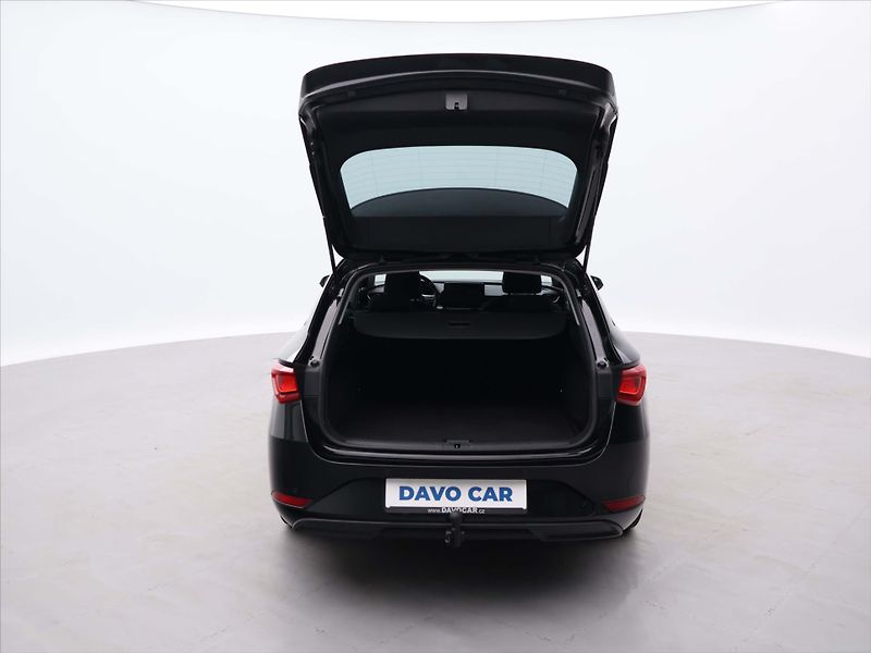 Seat Leon 2,0 TDI 110kW Style ST DSG - fotka 9 z 31