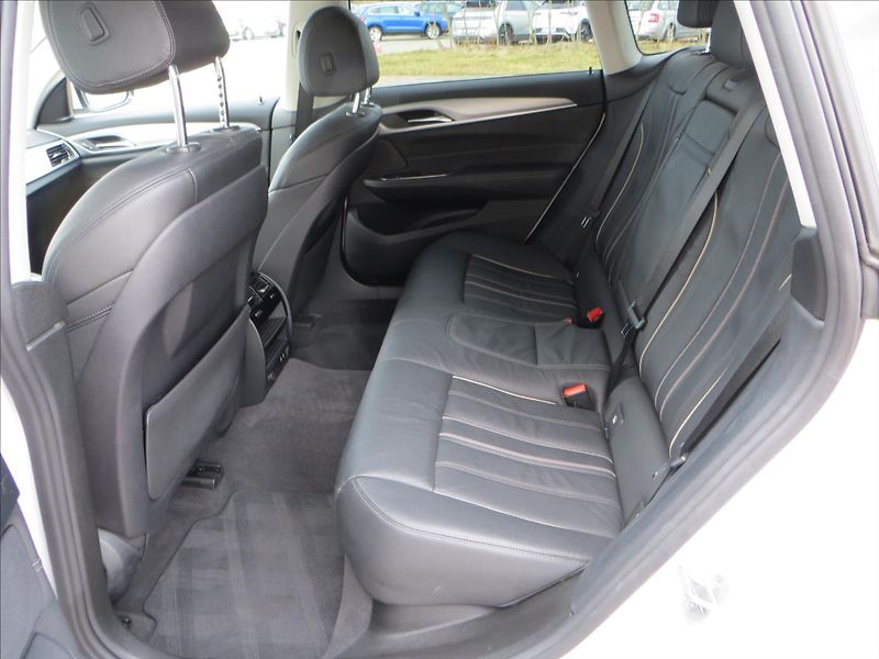 BMW Řada 6 3,0 640i 245kW xDrive AT GT - fotka 29 z 32