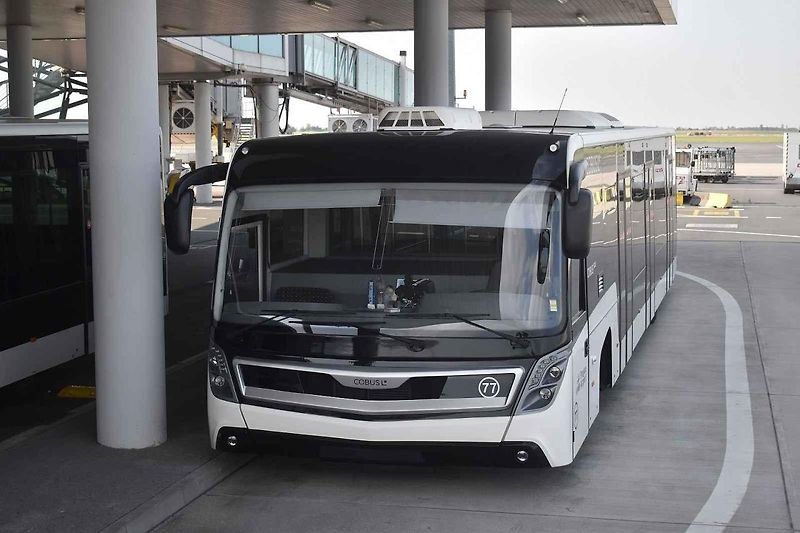 Ambulift v elektrické verzi na letišti Praha
