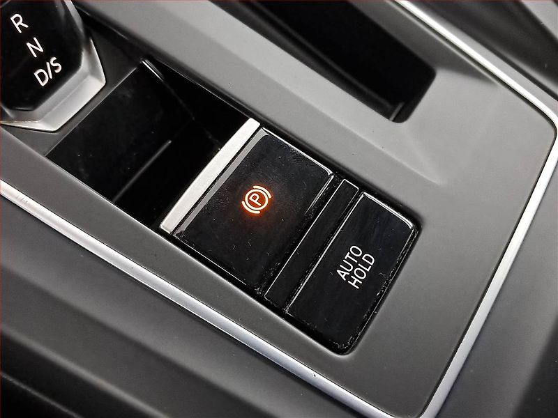 Volkswagen Golf (2021) 2.0 TDI, Automat, Navi - fotka 20 z 22