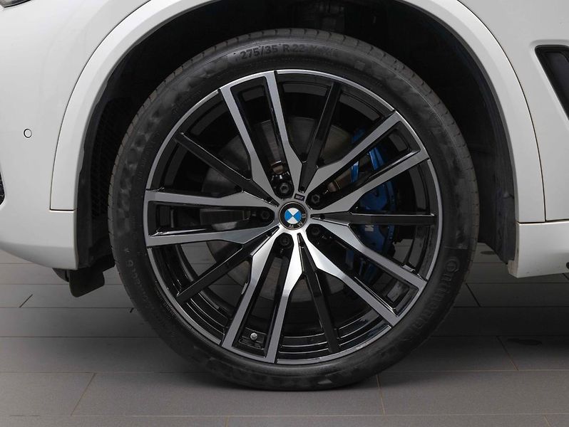 BMW X5 M50i - fotka 6 z 23