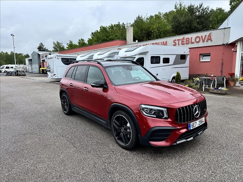 Mercedes-Benz GLB 2,0   AMG 35 - fotka 2 z 15