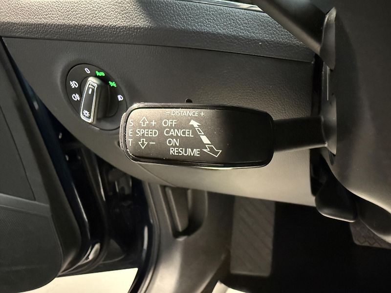 Škoda Superb 2.0 TDI 110kW L&K Combi DSG - fotka 9 z 15