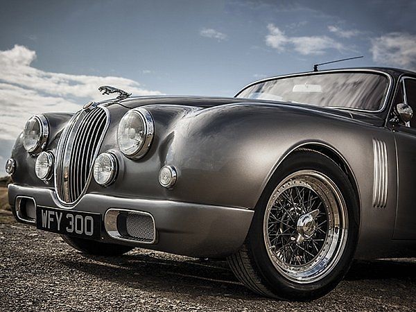 Jaguar Mark 2 designera Iana Calluma. 