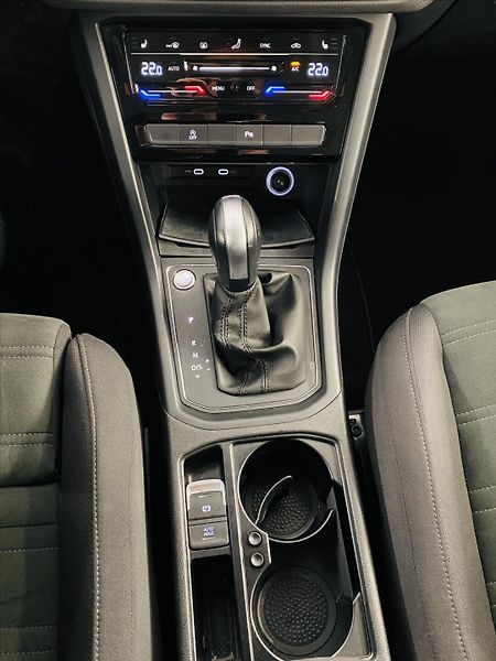 Volkswagen Touran 2,0 TDI DSG 110kW - fotka 21 z 25