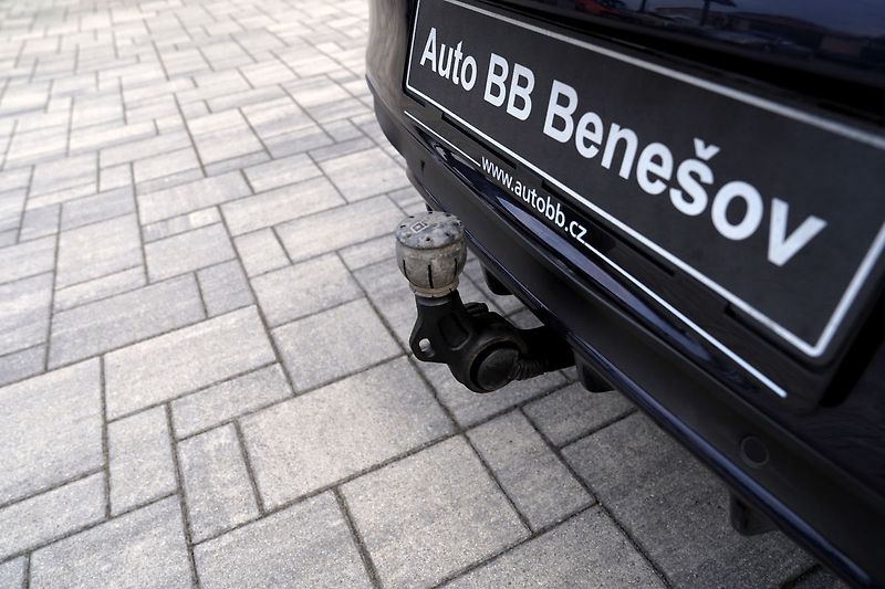 Mercedes-Benz Třídy C C 220d cabrio 4Matic AMG/210PS - fotka 17 z 44