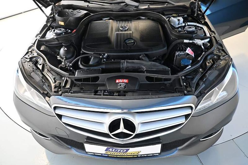 Mercedes-Benz Třídy E (2014) 2.2 250T Avantgarde LED CDI - fotka 25 z 26