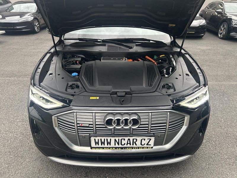 Audi e-tron 55 QUATTRO 300kw S LINE SOH96% - fotka 18 z 47