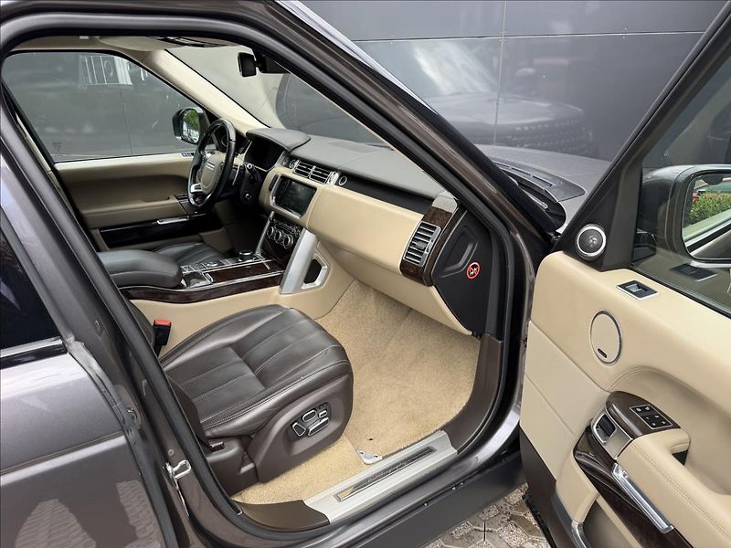 Land Rover Range Rover 5,0 S/C V8 Autobiography DPH - fotka 17 z 44